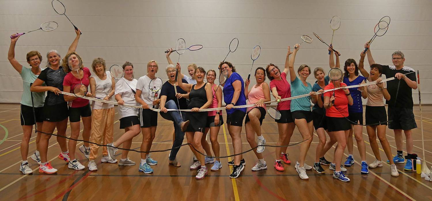 Groepsfoto tijdens Badminton Overdag.