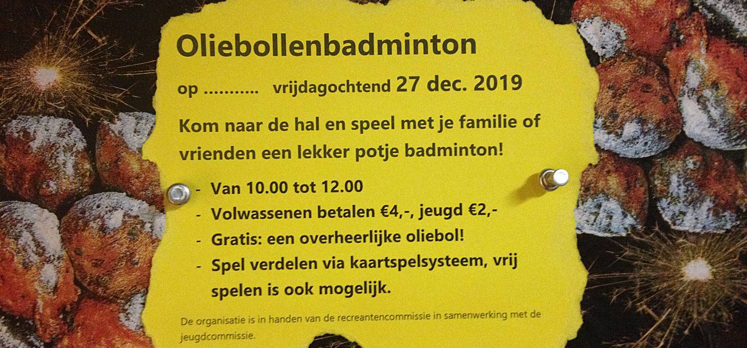 Kom gezellig badmintonnen tijdens het Oliebollentoernooi.