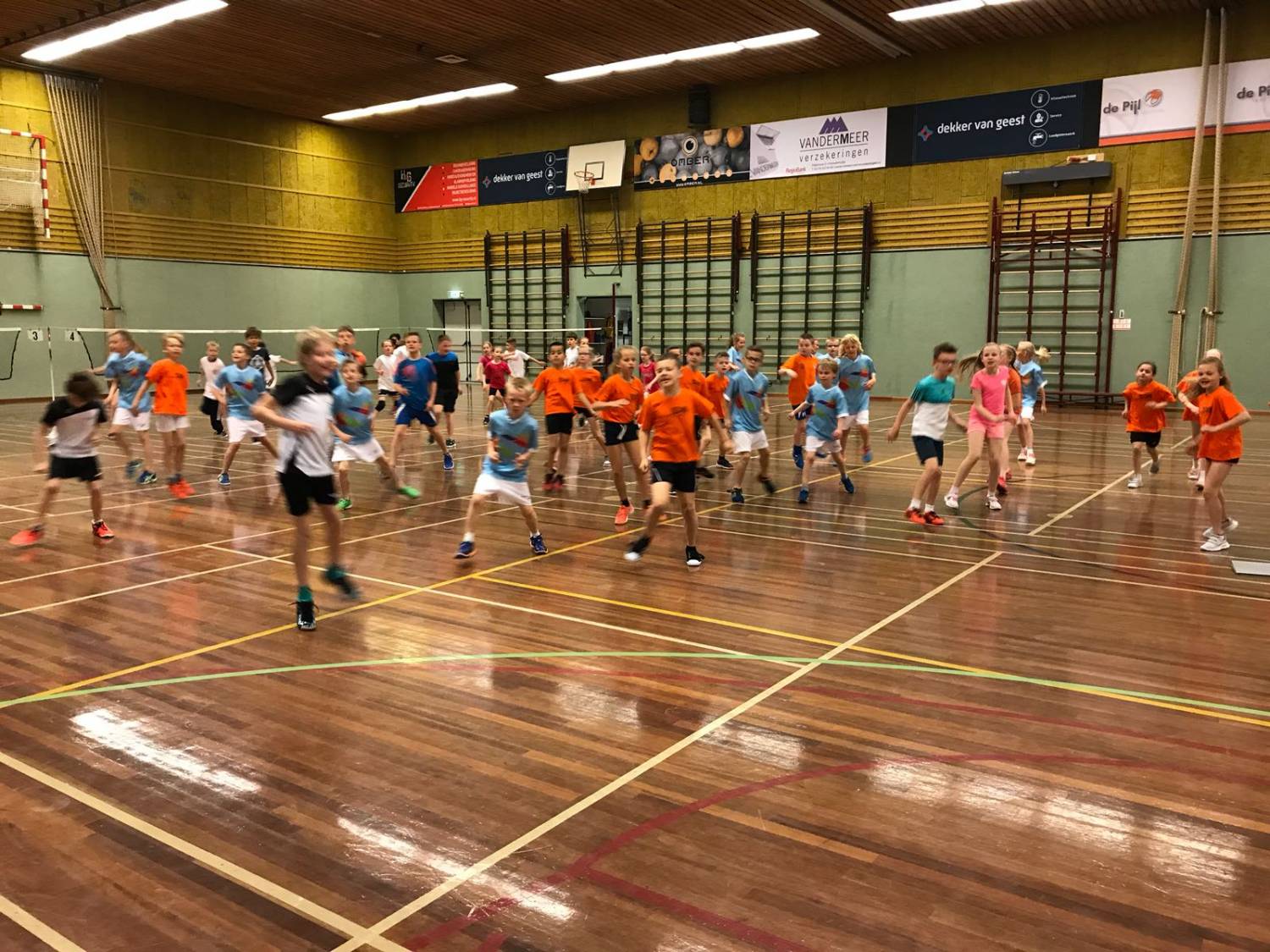 BC Mix Badminton Scholentoernooi.