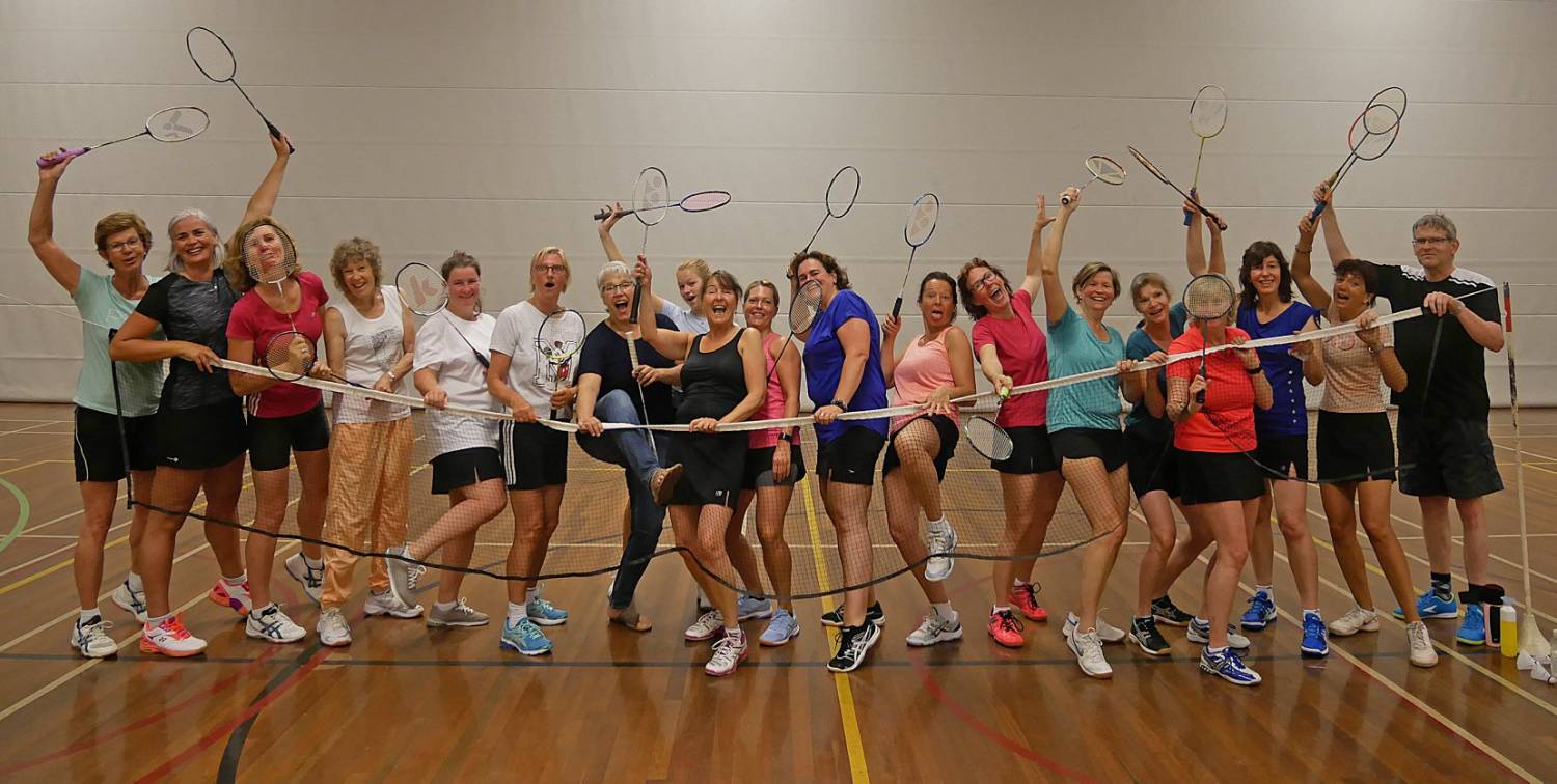 Groepsfoto bij Badminton Overdag.